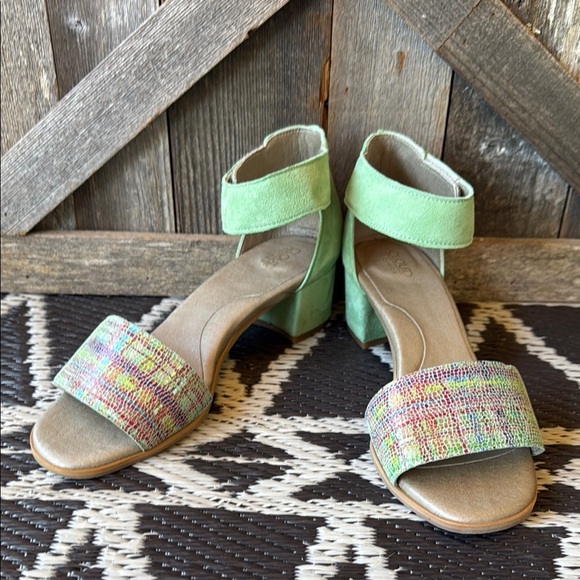 * NWOT* Cloud Footwear | Kenzie Heels - Picture 2 of 11